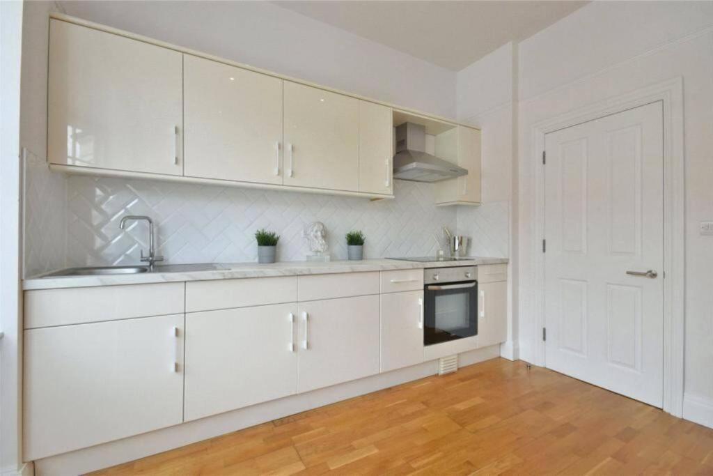 Luxury 3 Bed Apartment - Huge Outdoor Terrace & Amazing Transport Links Λονδίνο Εξωτερικό φωτογραφία